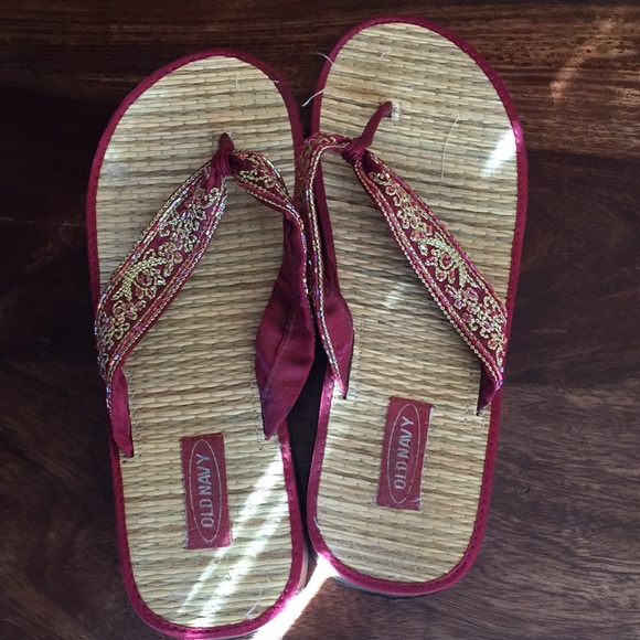 red old navy flip flops